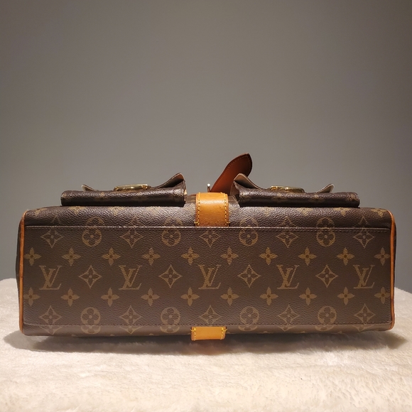 ✅✅✅SOLD✅✅✅ AUTHENTIC LOUIS VUITTON MANHATTAN GM - Picture 12 of 16